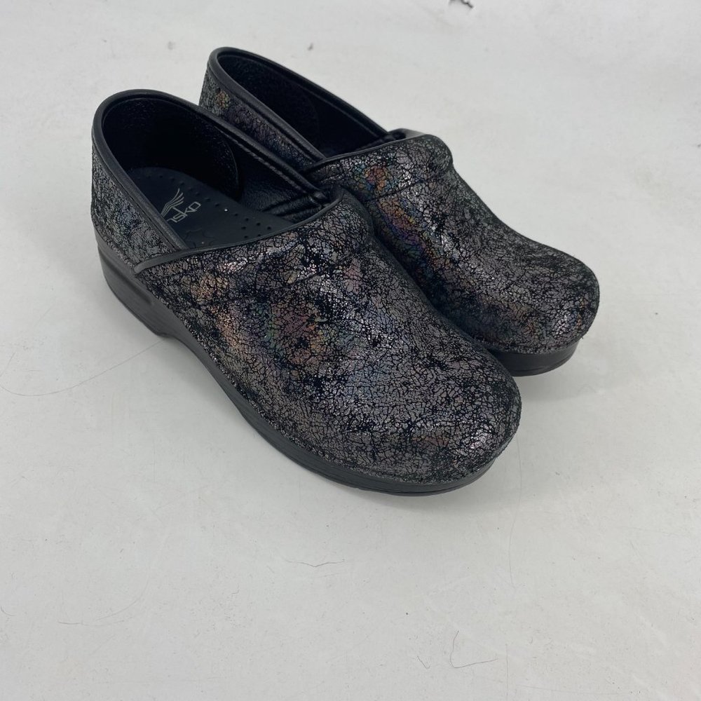 LIKE NEW Dankso | Size 36. Black Clogs